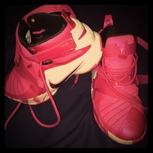 Lebron Soldier 9 Think Pink